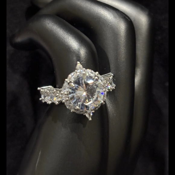 Beautiful Simulated Diamond Ring In 925 Silver  Size 6 Excellent Condition - Picture 1 of 5